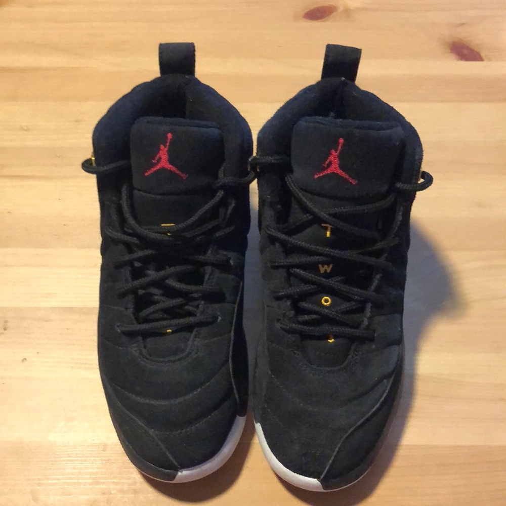 Kids Air Jordan 12’s size 2Y. Excellent preowned condition!!